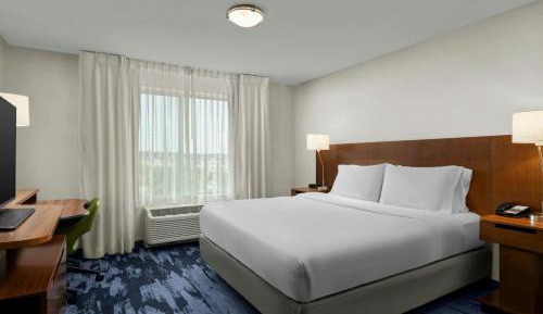 King Room with Roll-In Shower - Mobility Access/Hearing Accessible