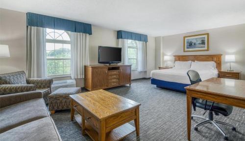 King Room with Sofa Bed and Spa Bath