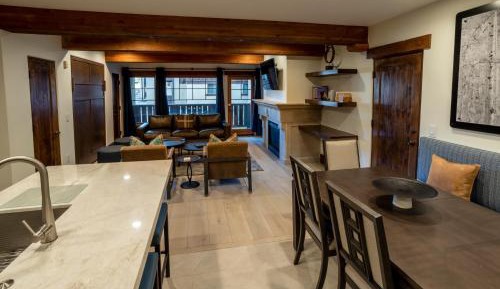 Studio Room with Queen Murphy Bed