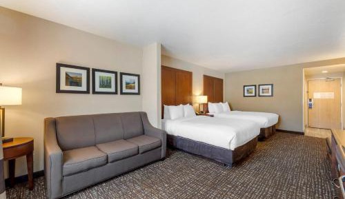 Queen Family Suite with Two Queen Beds - Non-Smoking