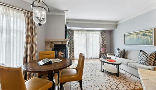 Astor Suite, 1 Bedroom Suite, 1 King, Corner view