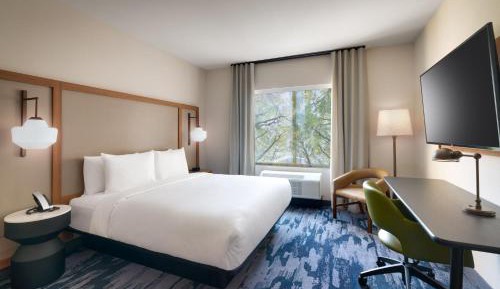 King Bed Guest Room, Guest room, 1 King (Hearing Accessible)