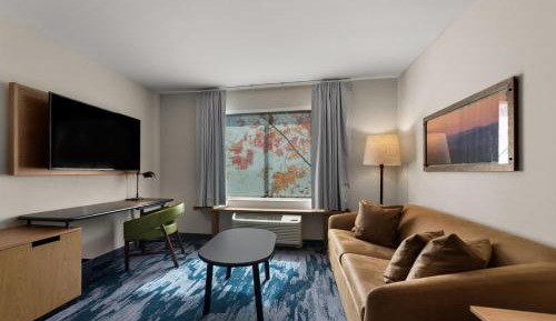 Queen Suite with Two Queen Beds, Bathtub and Sofa Bed - Mobility Access/Hearing Accessible