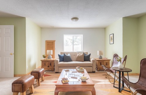 Summit Park Cottage | Pine by Avantstay Magnificent Private Log Cabin w/ Veranda Mtn Views & Hot Tub