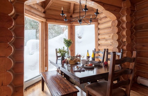 Summit Park Cottage | Pine by Avantstay Magnificent Private Log Cabin w/ Veranda Mtn Views & Hot Tub