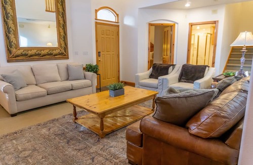 Midway House | Family Vacation~heated In/out Pool, Tubing & Ice Skating 719 3 Bedroom Townhouse by RedAwning