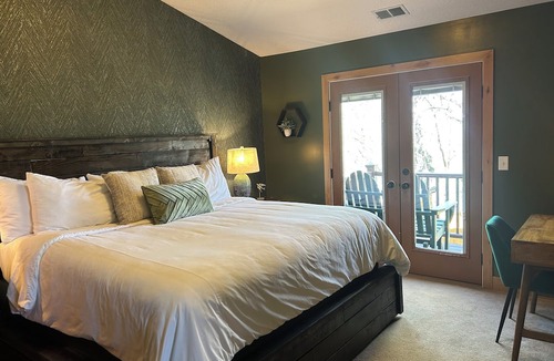 Holladay Bed & Breakfast | Engen Hus Bed and Breakfast