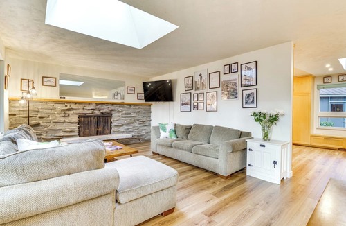 Woodinville Cottage | Classic Woodinville Wine Country Escape!