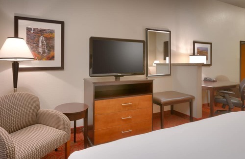 Sunset Heights Hotel | Holiday Inn Express & Suites Orem-North Provo by IHG