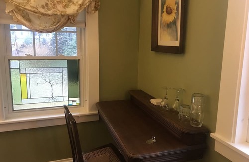 Fitchburg Bed & Breakfast | Howarth House B&B