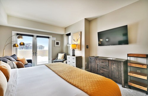 Park City Condo | Your own balcony, full kitchen in Canyons Village by RedAwning