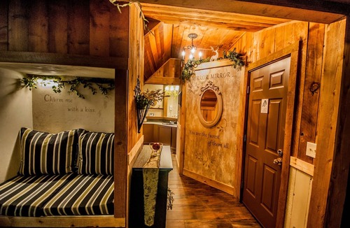 Downtown Salt Lake City Bed & Breakfast | Anniversary Inn - South Temple