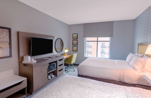Downtown Riverside Hotel | Hampton Inn Riverside Downtown Convention Center