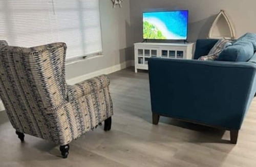 Tropic House | Coastal Cove