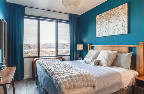 Park City Cottage | Jordanelle Sunrise Modern Condo, Gondola Access, Year-round Outdoor Fun