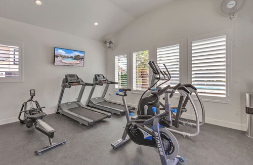 Washington Fields House | The Maverick|Resort Amenities, PlayStation, Grill, and more!