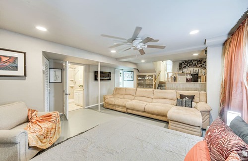 Spry Cottage | 3 Mi to Lake Redman: Home w/Furnished Pergola!