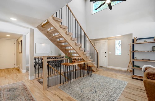 Monument House | Falcons Overlook