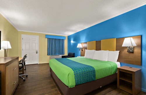 West Kissimmee Hotel | SureStay Hotel by Best Western Clermont Theme Park West