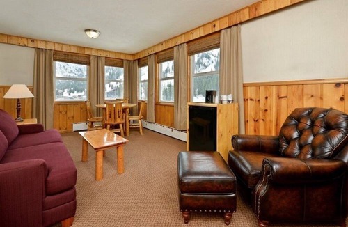 Salt Lake Mountain Resorts Cabin | Alta Peruvian Lodge