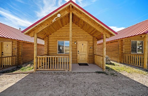 Tropic Cabin | Bryce Canyon Log Cabins