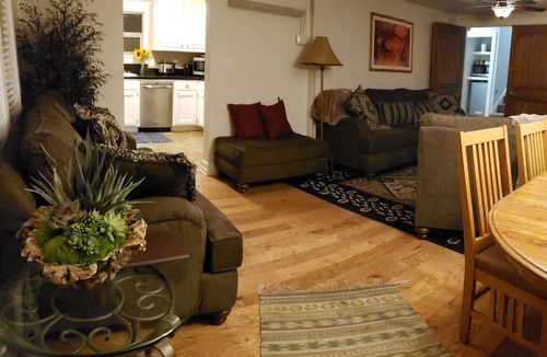 Blanding Hotel | Stone Lizard Lodging