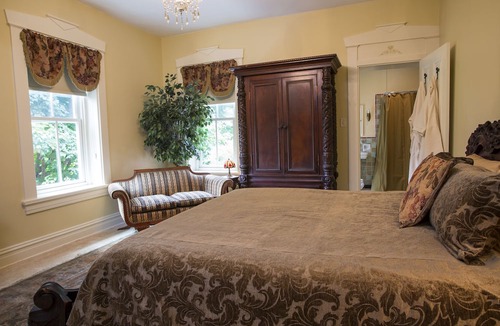 Bausman Bed & Breakfast | The Hollinger House