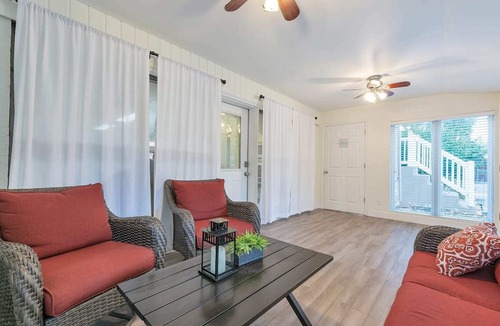 Canyon Rim Apartment | Cozy Canyon Rim, Self Check-In, Parking
