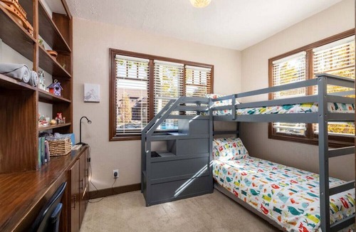 Lower Avenues Apartment | The Emerald Cabin - Historic Downtown Avenues Apt