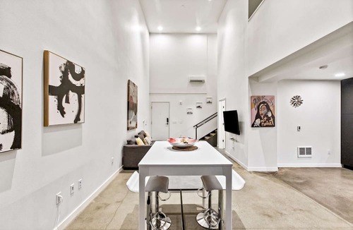 Downtown Apartment | Elegant design meets optimal location amid the natural beauty of Downtown Redmond.