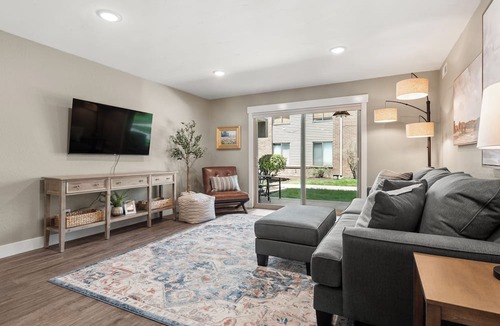 Bountiful Condo | All New Mid-Term, Centrally Located Retreat