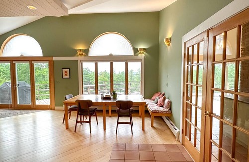 Warren House | Sugarbush Vista - 4000sq. ft. Estate with Hot Tub & Mountain Views