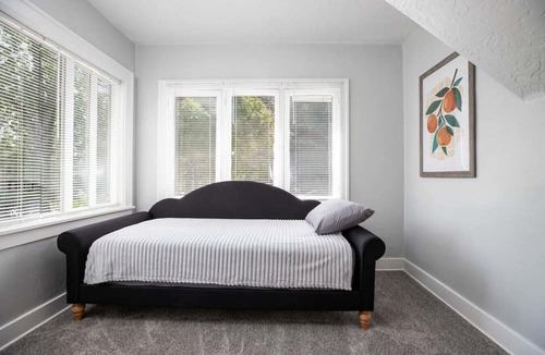 Lower Avenues Apartment | Historic Avenues Two Bedroom Suite!