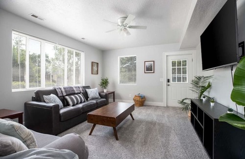 Lower Avenues Apartment | Historic Avenues Two Bedroom Suite!