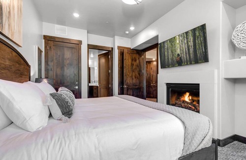 Park City Condo | Interior Design, Luxury Community Amenities, Free Shuttle + Pet-Friendly!