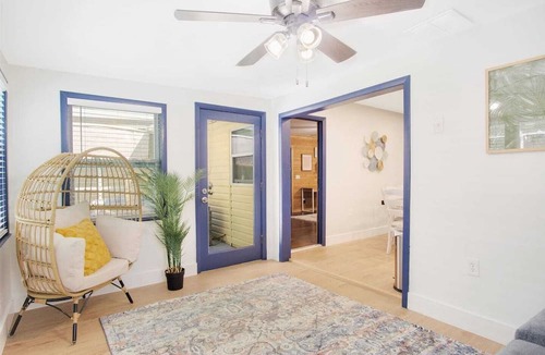 Crystal River House | Pets OK! Heated Pool mins to 3 Sisters Spring!