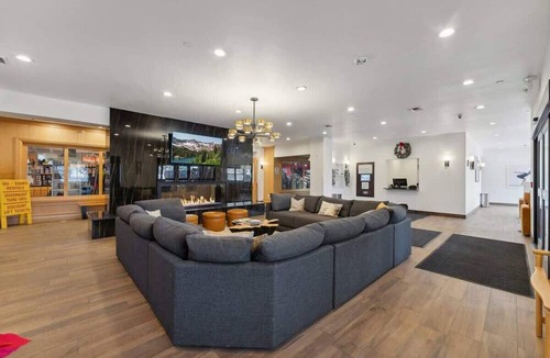 North Park City Condo | Ski-In Out Mountain Luxury Studio Sleeps 6