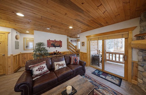 Park City Condo | 6A Timberwolf lodge cabin vibe cozy stay with hot tub