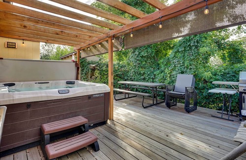 Taylorsville Apartment | Updated Ranch Apartment w/Deck - 9 Mi to Downtown