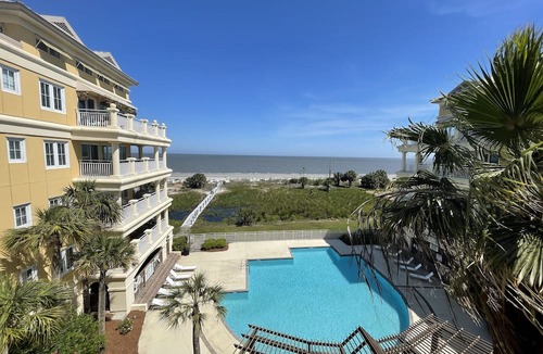 Daufuskie Island Condo | 3 bedroom,baths, Pool, Land Trans from Dock, 4 passenger golf cart included!
