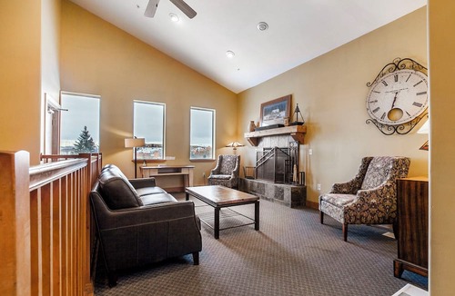 Kimball Junction Condo | Crestview 306E | Mountain View | Hot Tub | Pool | Near Outlets & Olympic Park