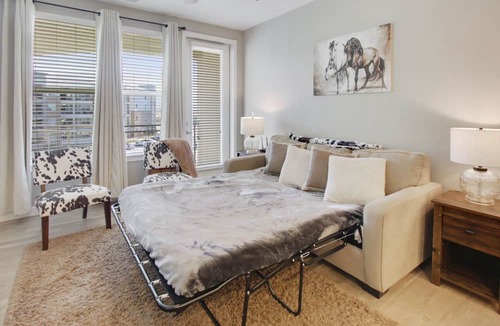 Draper Apartment | Amazing Apartment With a Hot Tub!