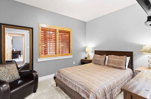 Bear Hollow Village Condo | Bear Hollow 3203 | Private Patio | Near Outlets | 2 Hot Tubs | Pool