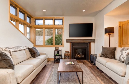 Downtown Park City Condo | Chic 3BR condo in Historic Old Town, steps from the slopes.