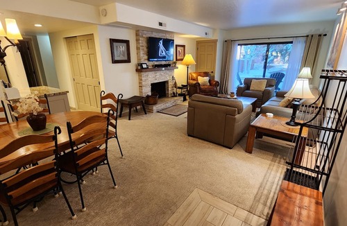 Downtown Park City Condo | Stunning! Main St/Steps to Town Lift/Hot Tubs Pool/Free Parking/Courtyard View