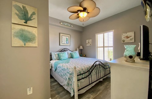 Thomas Drive Condo | GC 2 BDRM - 2 KING BEDS; Gulf front 40 Ft Balc; Spec View; Bch Chair Serv Incld!