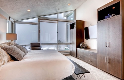 Salt Lake Mountain Resorts Condo | 100 Percent Completely Renovated Gorgeous Snowbird Ski In/Ski Out Condominium
