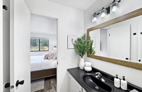 Park City Condo | Peaceful Canyons Condo Views Pools Hot Tubs Perfect for Longer Summer Stays