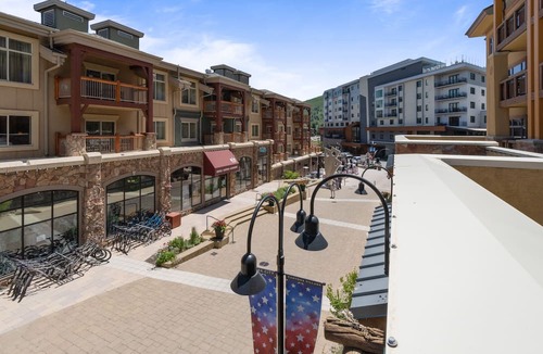 Park City Condo | Sundial condo in the heart of Canyons Village, private patio, outdoor pool, walk to hiking & biking