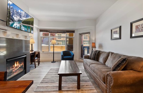 Park City Condo | Sundial condo in the heart of Canyons Village, private patio, outdoor pool, walk to hiking & biking